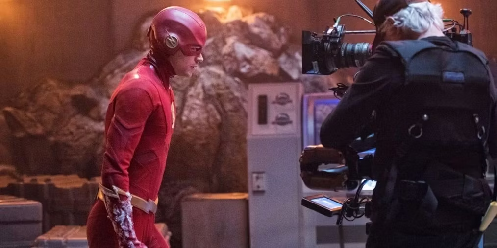 Behind-The-Scenes Photos From The Flash