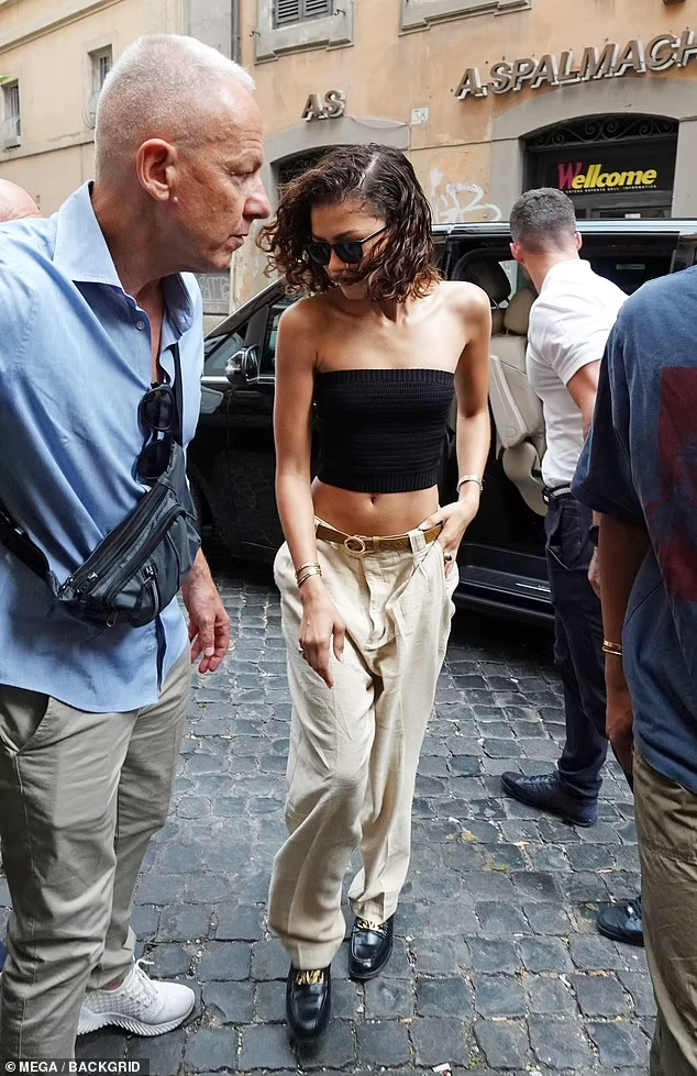 Zendaya Denied Entry Into a Chic Restaurant For Inappropriate Dressing