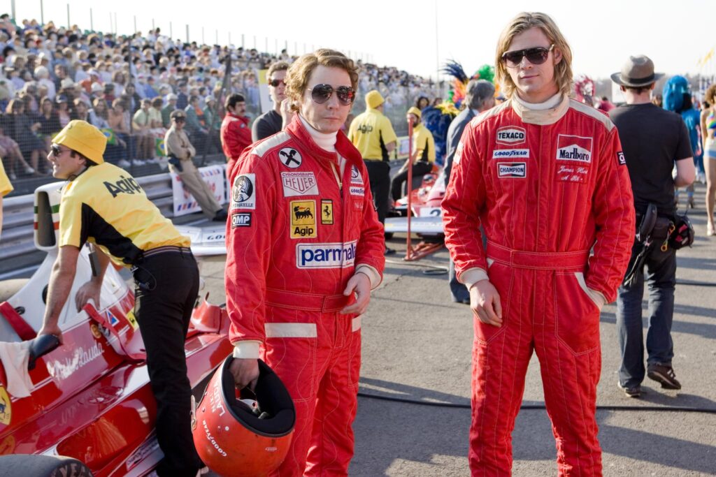 Daniel Brühl and Chris Hemsworth in Rush (2013)