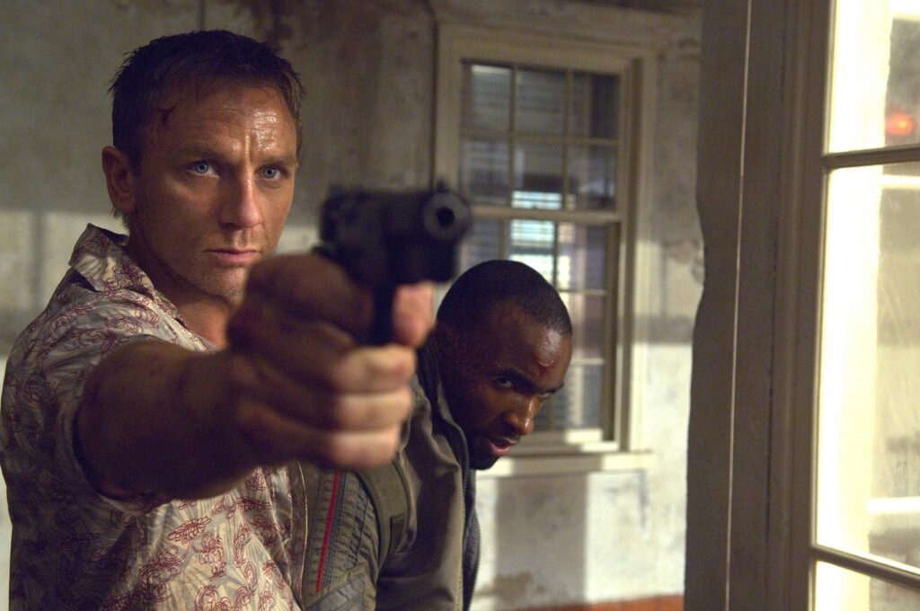 Daniel Craig and Sebastien Foucan in Casino Royale (2006)