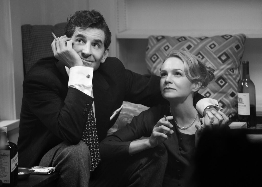 Bradley Cooper and Carey Mulligan in Maestro (2023)