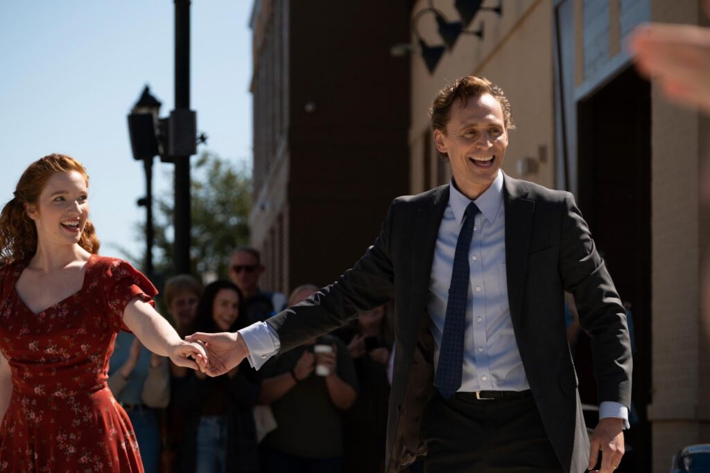 Tom Hiddleston and Annalise Basso in The Life of Chuck (2024)