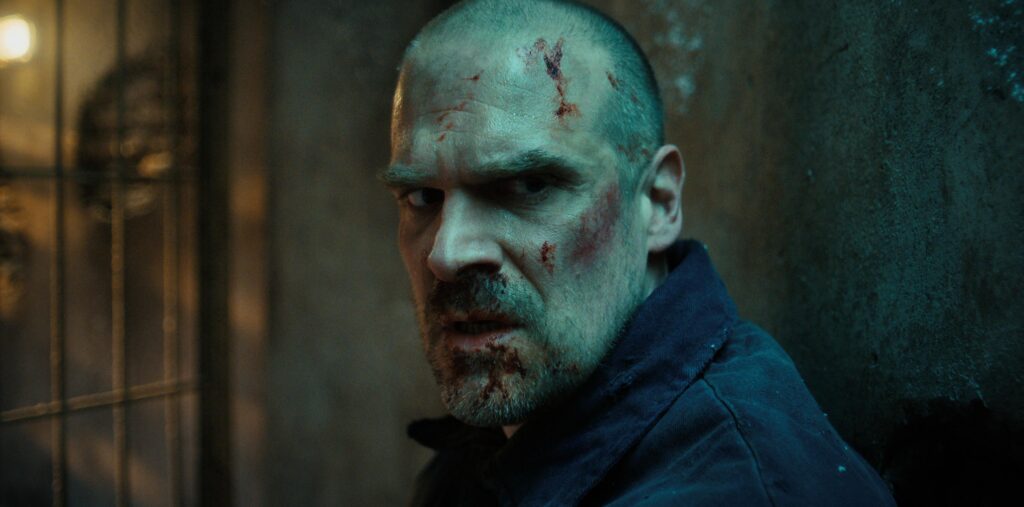Winona Ryder and David Harbour in Chapter Nine: The Piggyback (2022)