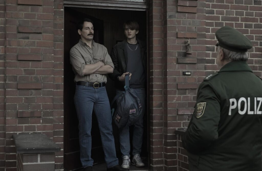 Christian Pätzold, Felix Kramer, and Ludger Bökelmann in Dark (2017)