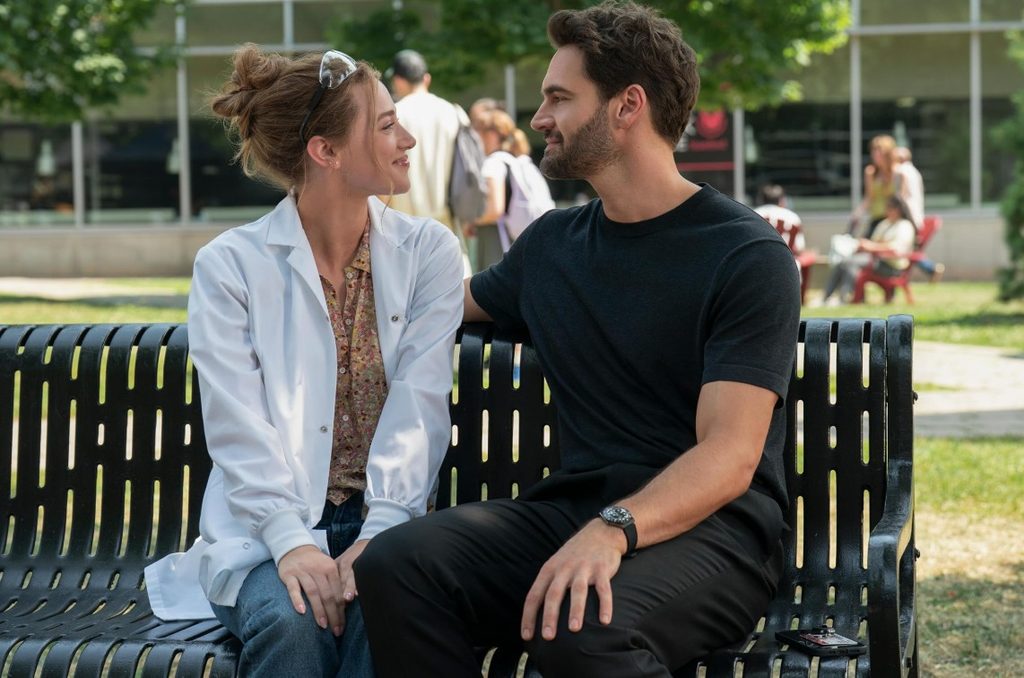 Lili Reinhart and Tom Bateman in The Love Hypothesis (2026)